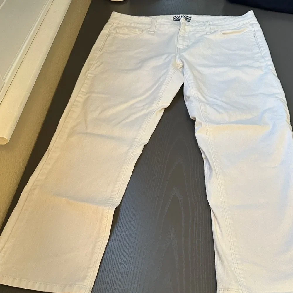 Levi's Classic White Jeans Low 545 Size 6 - Picture 1 of 5